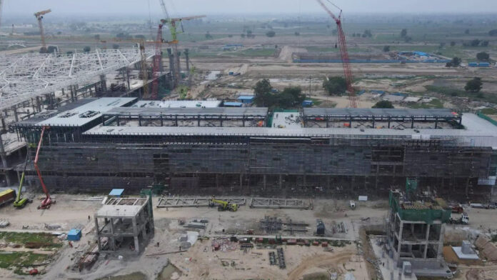 Noida Airport | పనుల్లో జాప్యం.. రోజుకు రూ.10 లక్షల జరిమానా వేస్తున్న ప్రభుత్వం