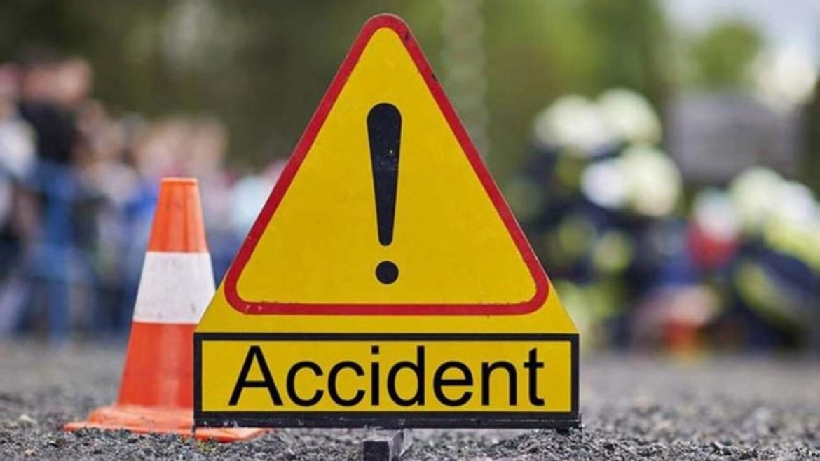 Tamil Nadu road accident | తమిళనాడులో రోడ్డు ప్రమాదం.. టైరు పేలి రెండు కార్లను ఢీకొన్న బస్సు.. ఏడుగురి దుర్మరణం