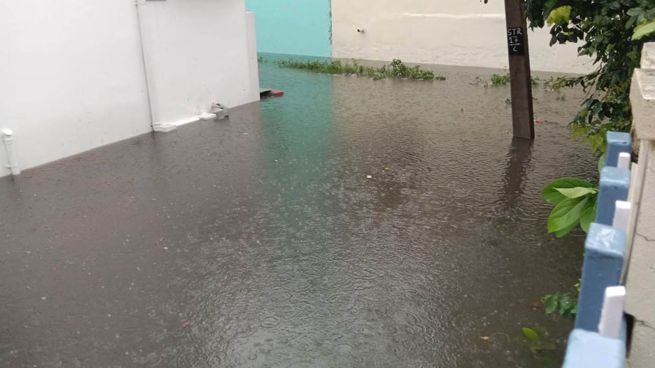 Heavy Rains | దంచికొట్టిన వాన.. లోతట్టు ప్రాంతాలు జలమయం.. అప్రమత్తంగా ఉండాలన్న అధికారులు