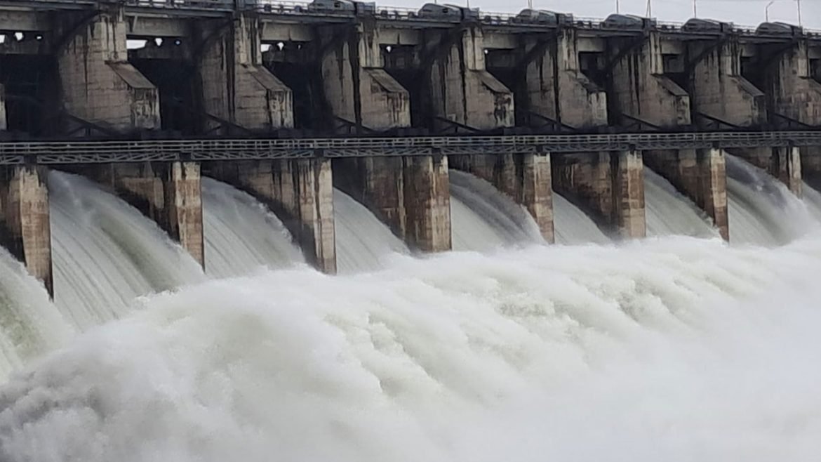 Sriram Sagar reservoir | శ్రీరామ్ సాగర్ ప్రాజెక్ట్ ఎనిమిది గేట్ల మూసివేత.. ఇంకా ఎన్ని ఓపెన్​ ఉన్నాయంటే..