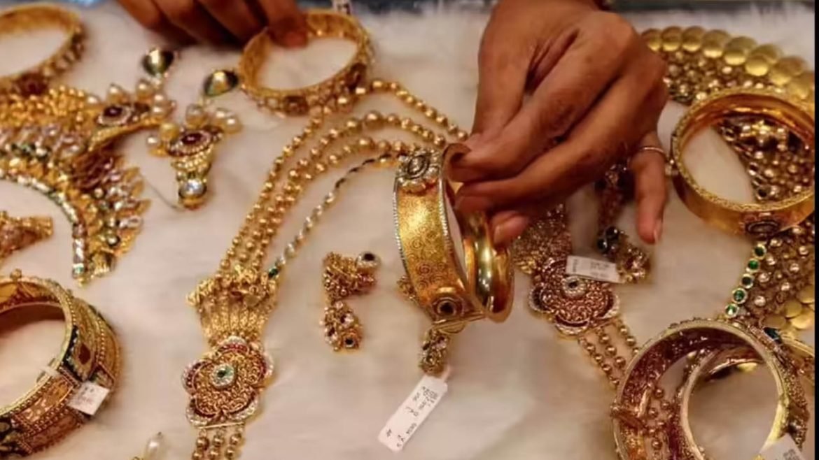 Today Gold Prices | భ‌గ్గుమన్న బంగారం ధ‌ర‌.. మ‌ళ్లీ రూ. 1.30 లక్షలకు పైనే..!