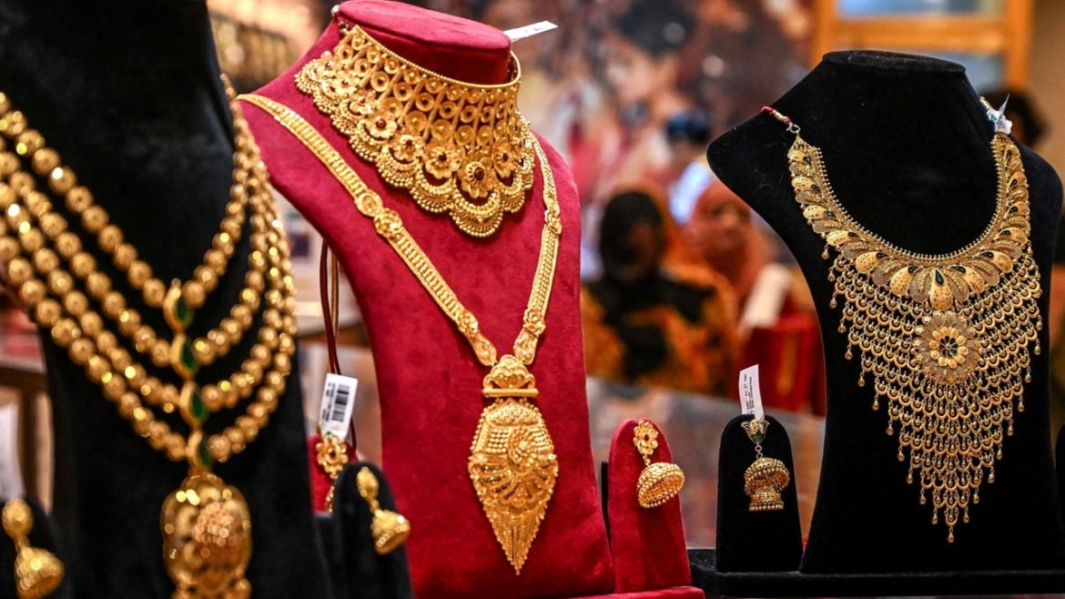Today Gold Prices | మళ్లీ రికార్డు స్థాయిలో బంగారం – వెండి ధరలు.. దేశవ్యాప్తంగా ఆల్‌టైం హైలో రేట్స్!​