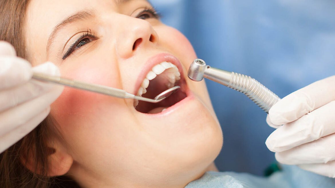 Oral Hygiene | నోరు శుభ్రం చేసుకునేటప్పుడు పసరు తీస్తున్నారా.. అయితే ఈ ప్రమాదకర వ్యాధులు కొనితెచ్చుకున్నట్లే!