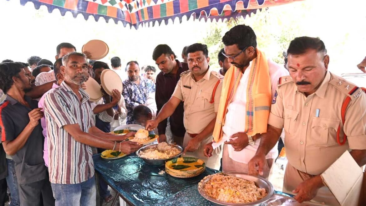 Shivaji Jayanti Annadanam | ఛత్రపతి శంభాజీ మహరాజ్ యువసేన ఆధ్వర్యంలో భారీ అన్నదానం